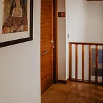 La Casa Del Muro