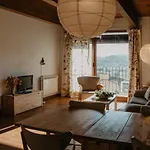 La Casa Del Muro