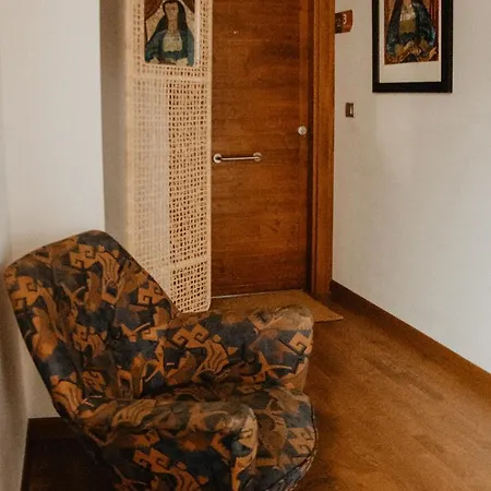 La Casa Del Muro